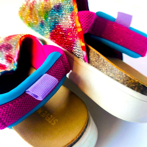 Steve Madden Girls Sandals - Picture 3 of 11